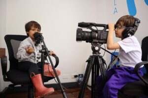 niñas y niños aeioTU
