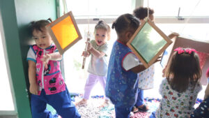Juego reflejos -Jardines Infantiles aeioTU